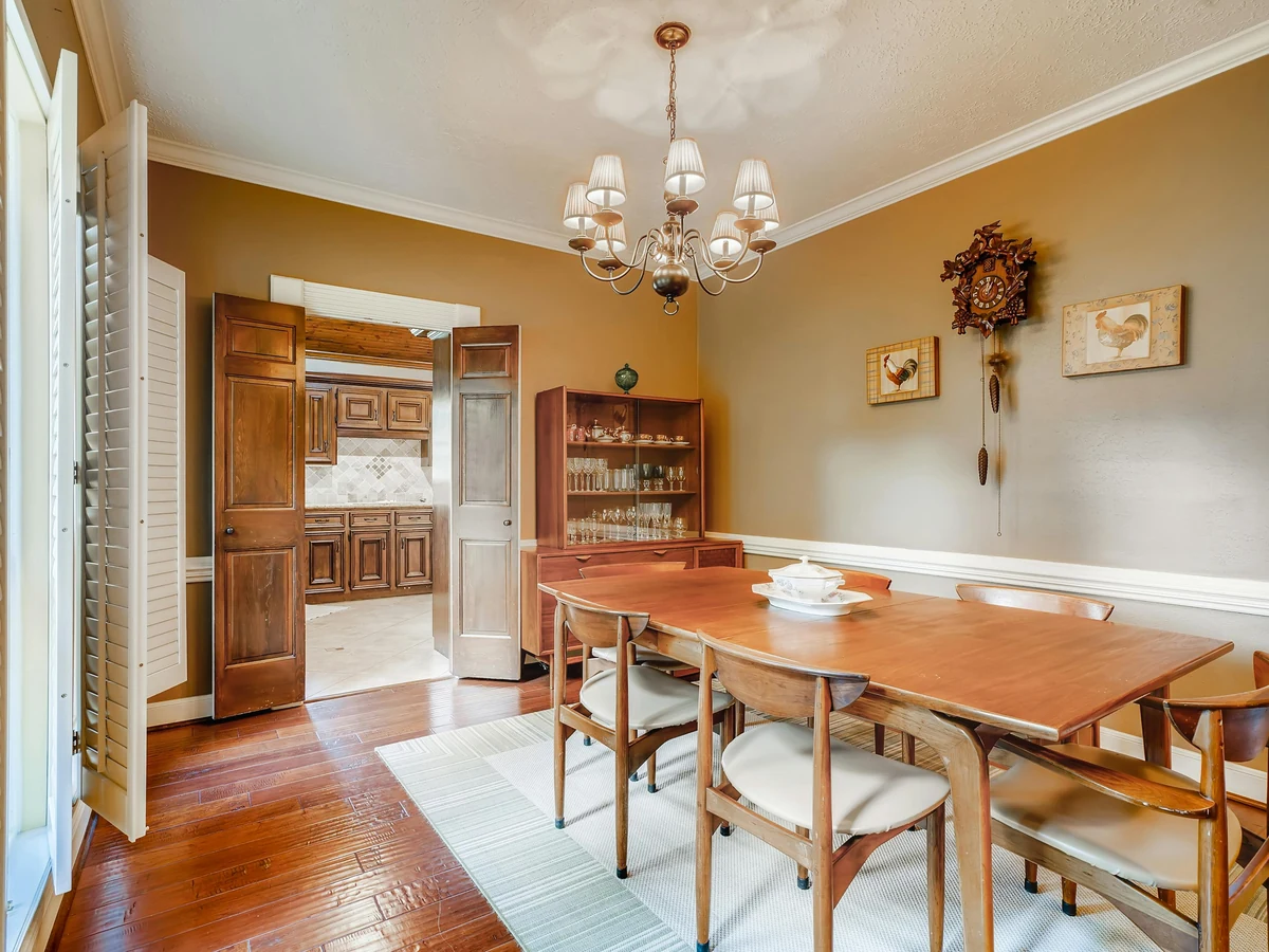 dining-room-painting-traditional-dining-room-hampstead-decorators Dining room painting in Hampstead by Hampstead Decorators, traditional Victorian dining room with period woodwork