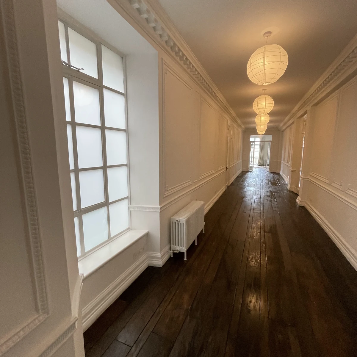 Cream panelled hallway in Hampstead