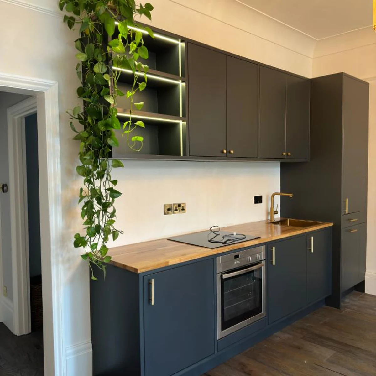 Hand-painted navy kitchen in Hampstead