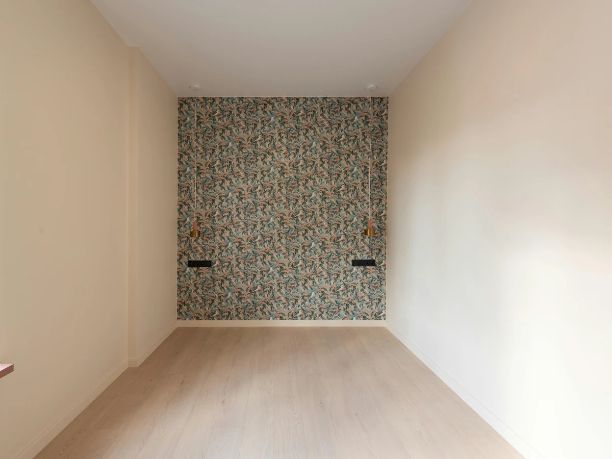 interior-painting-empty-room-single-hampstead-decorators Interior empty room painting by Hampstead Decorators, prepared for home office conversion