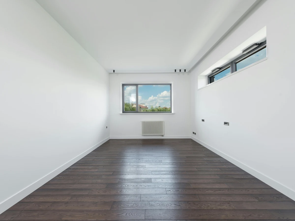 interior-painting-empty-white-room-hampstead-decorators Empty white room interior painting in West Hampstead by Hampstead Decorators