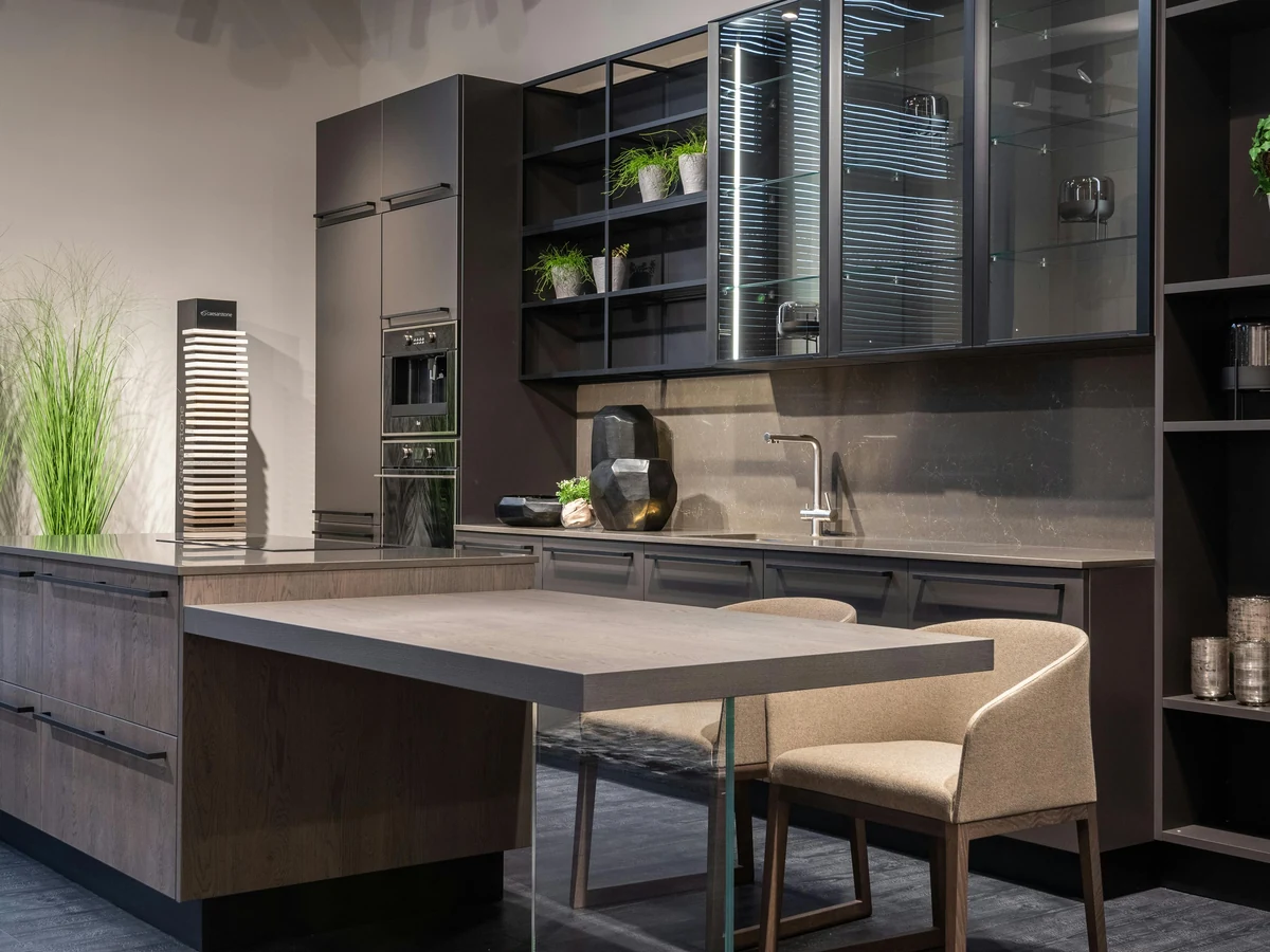 kitchen-painting-showroom-dark-kitchen-hampstead-decorators Showroom-quality dark kitchen cabinet respray by Hampstead Decorators