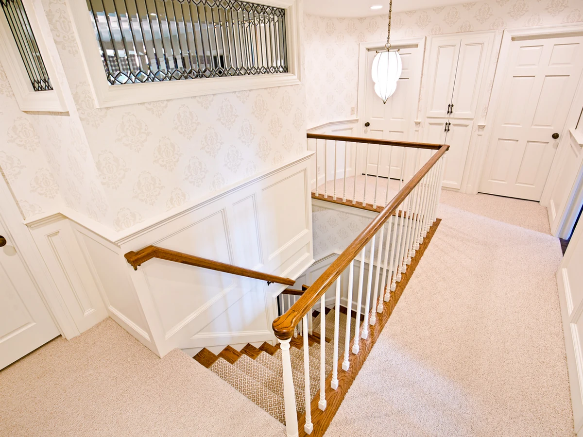 staircase-painting-elegant-white-banister-hampstead-decorators Elegant white painted banister staircase in a Victorian terrace, Dartmouth Park interior decoration by Hampstead Decorators