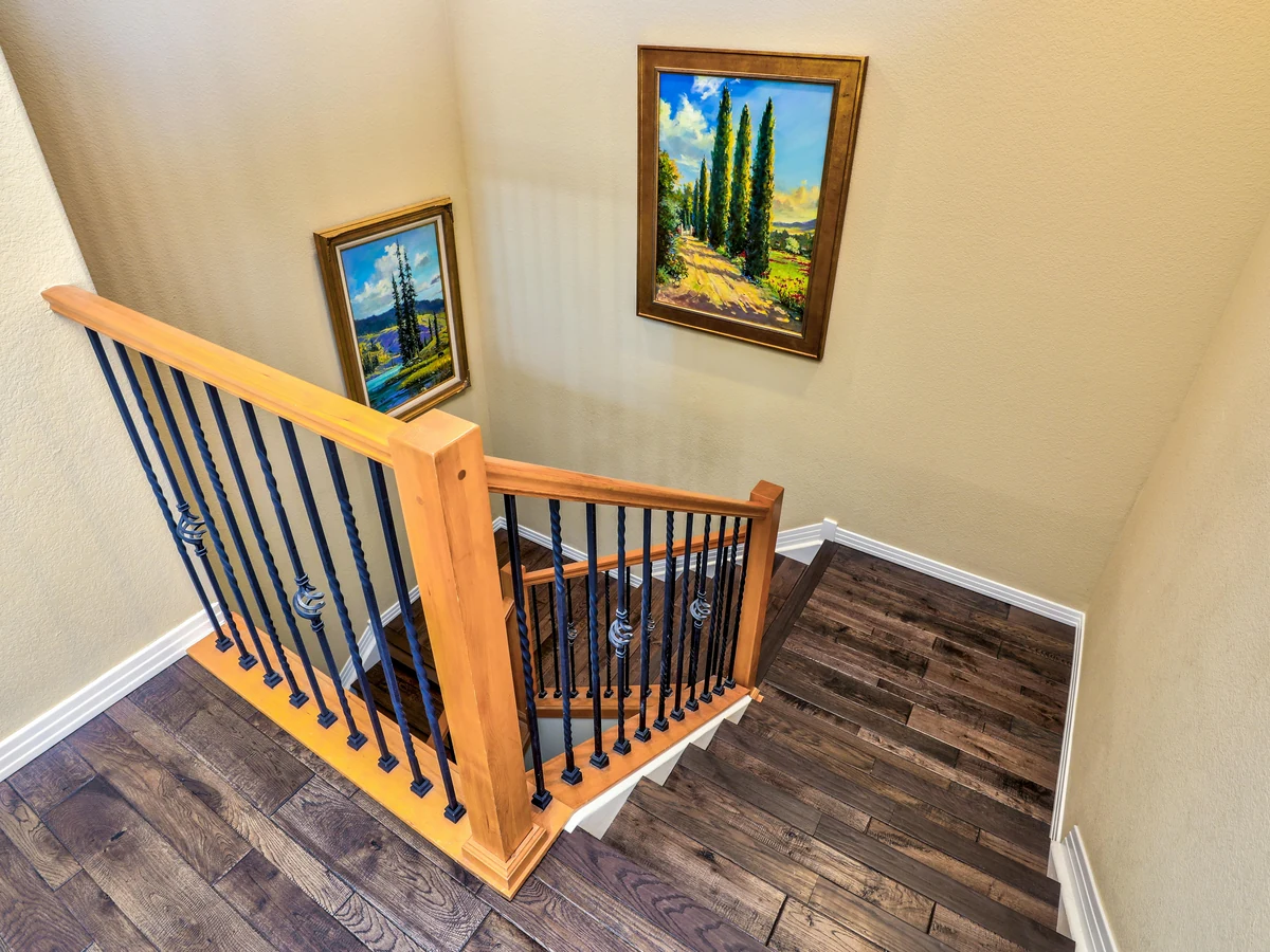 staircase-painting-wooden-banister-staircase-hampstead-decorators Staircase painting on wooden banister staircase in Hampstead by Hampstead Decorators, professional painters